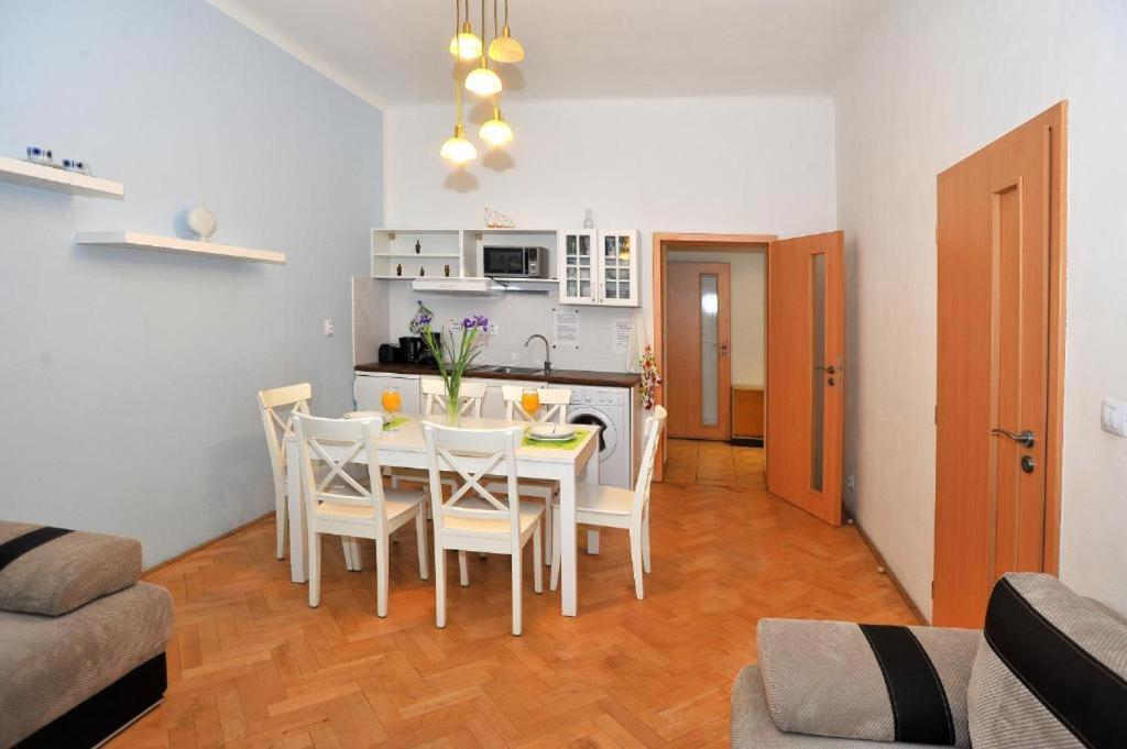 פראג Condo In Vinohrady מראה חיצוני תמונה