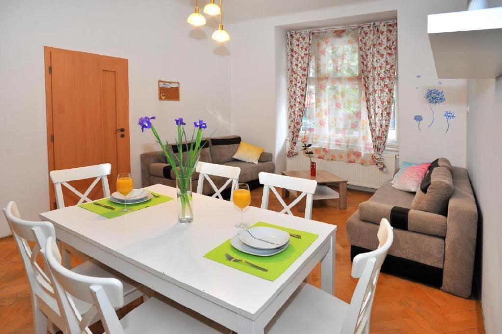 פראג Condo In Vinohrady מראה חיצוני תמונה