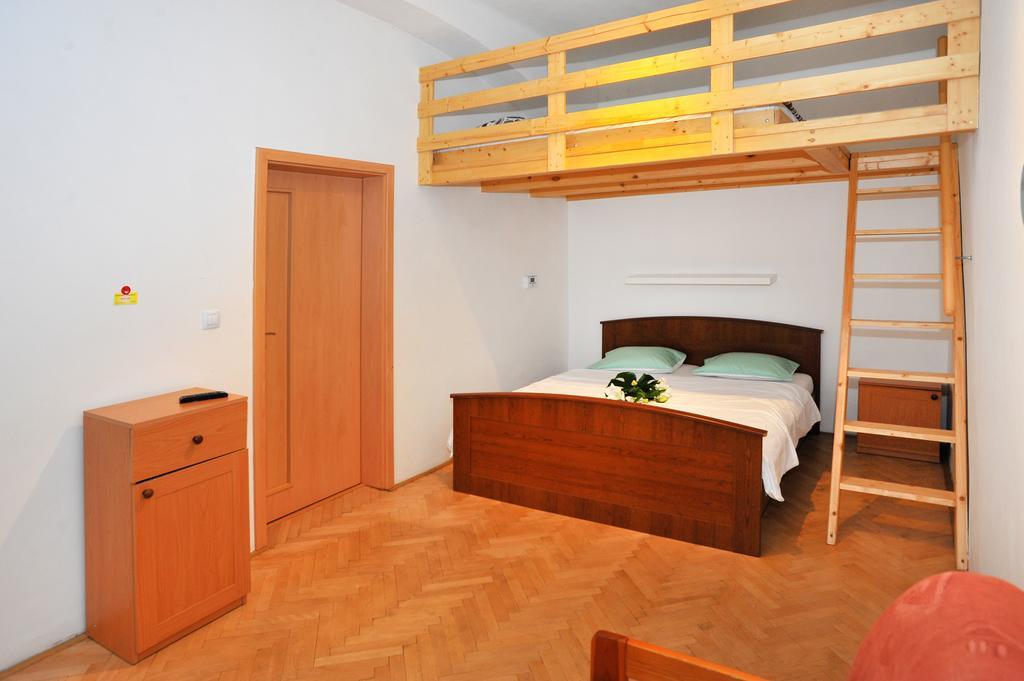 פראג Condo In Vinohrady מראה חיצוני תמונה