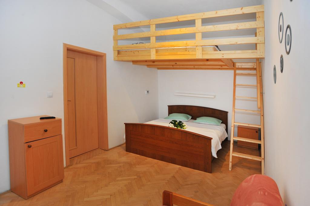 פראג Condo In Vinohrady מראה חיצוני תמונה